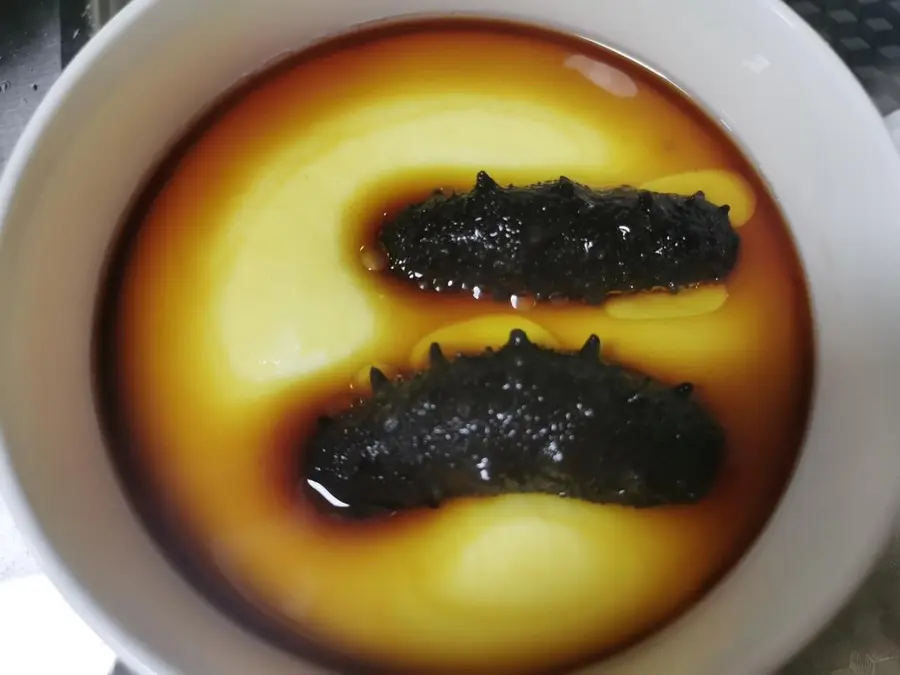 Steamed eggs with sea cucumbers step 0