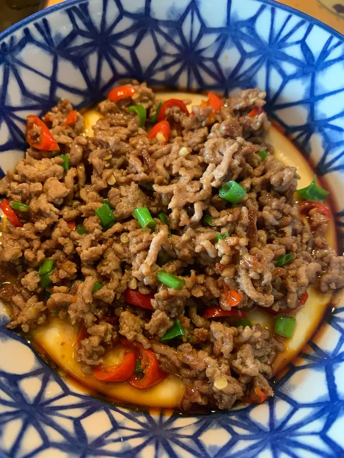  Steamed eggs with minced meat step 0