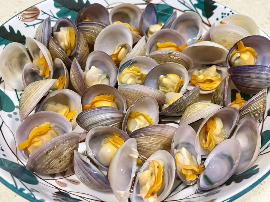 Steamed eggs with red mouth step 0