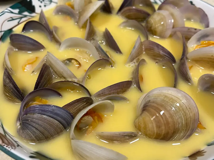 Steamed eggs with red mouth step 0