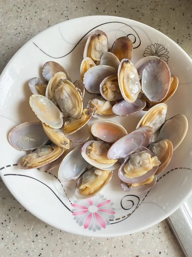 Homemade version of steamed eggs with clams step 0