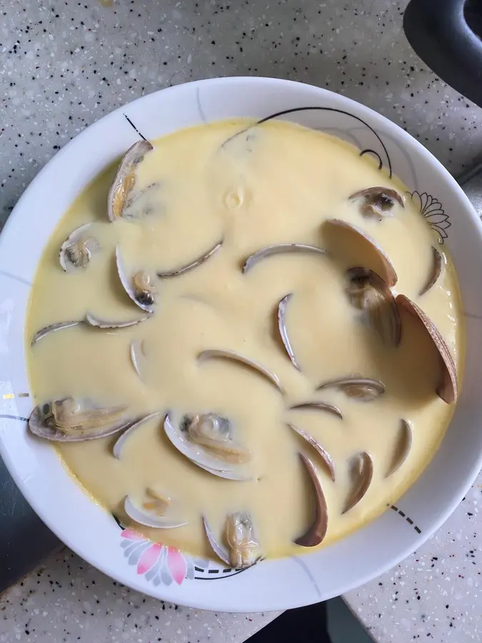 Homemade version of steamed eggs with clams step 0