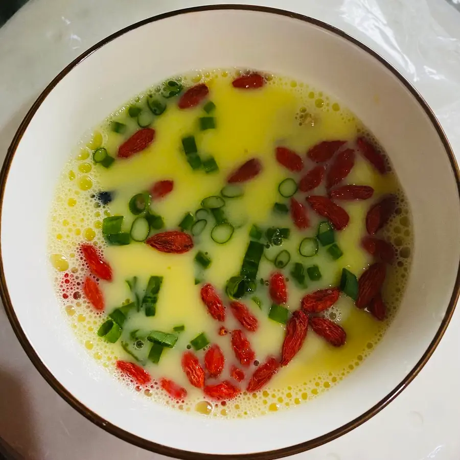 Steamed eggs with oysters and wolfberries step 0