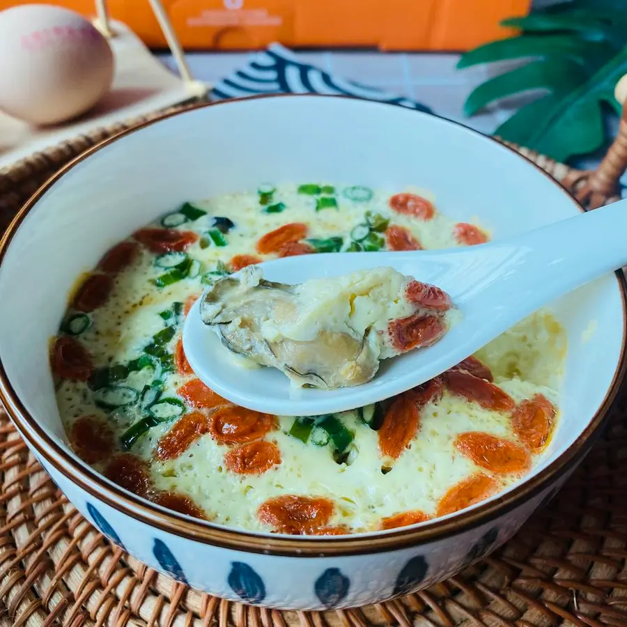 Steamed eggs with oysters and wolfberries step 0