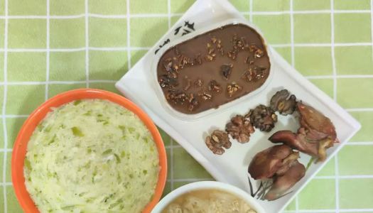 Today's breakfast: toast mashed potato chocolate box, cabbage tofu soup, zucchini steamed egg