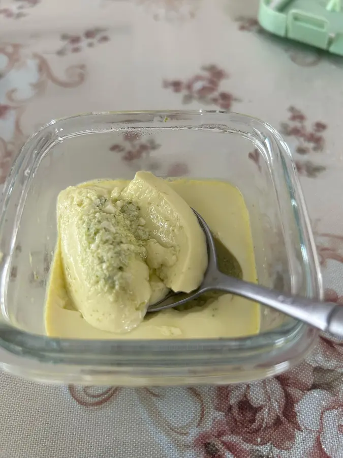 Baby food - broccoli tofu steamed egg custard step 0