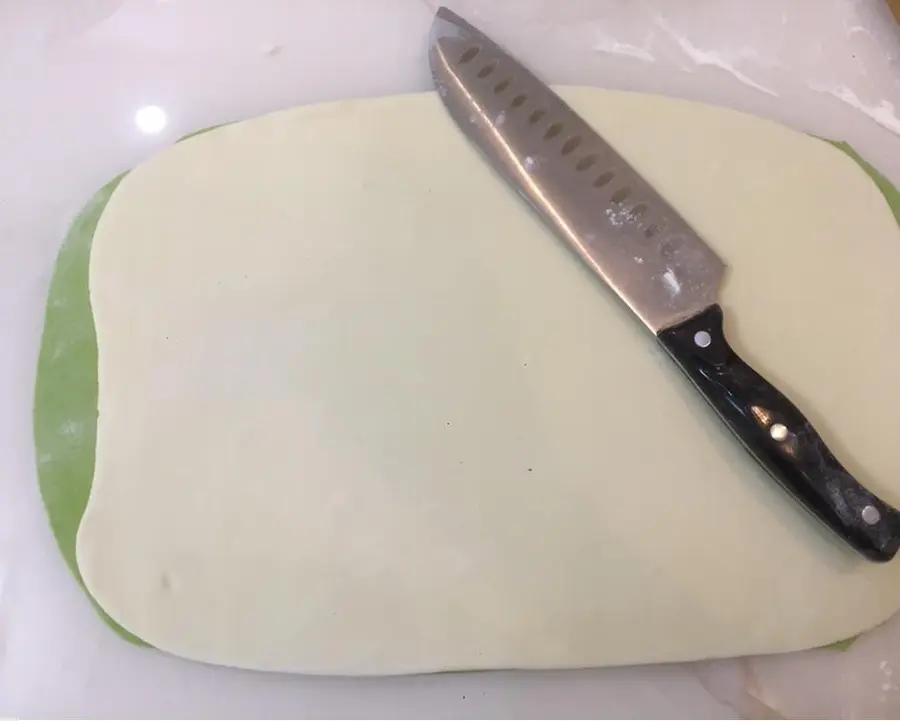 The spinach juice knife cut steamed buns are super small and fresh step 0