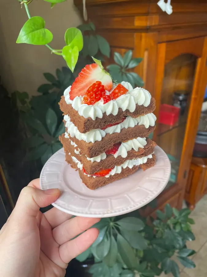 Chocolate strawberry cake with a small and fresh exterior and a super rich interior (no need to wipe the dough) step 0