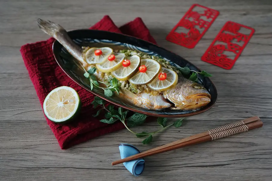 Hot and sour lemon steamed fish|Hot and sour can also be small and fresh