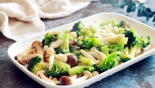 Little fresh! Stir-fried mushrooms with garlic broccoli