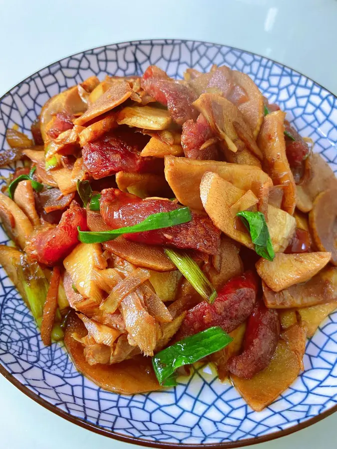 Stir-fried sausages with spring bamboo shoots