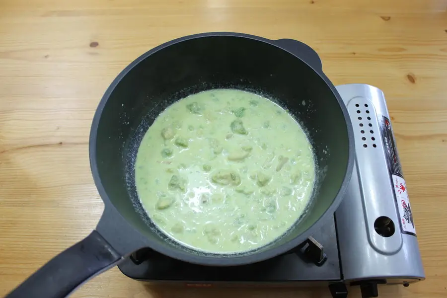 Small freshness - avocado pasta step 0