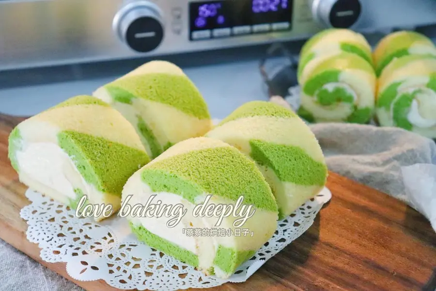 Colorful two-color cake rolls|small, fresh and high-value desserts step 0