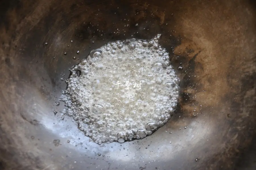 Pure dry goods technology sharing post: 6 morphological changes of white sugar in the process of frying sugar syrup, hanging cream, silk drawing, glass, tender juice, sugar color step 0