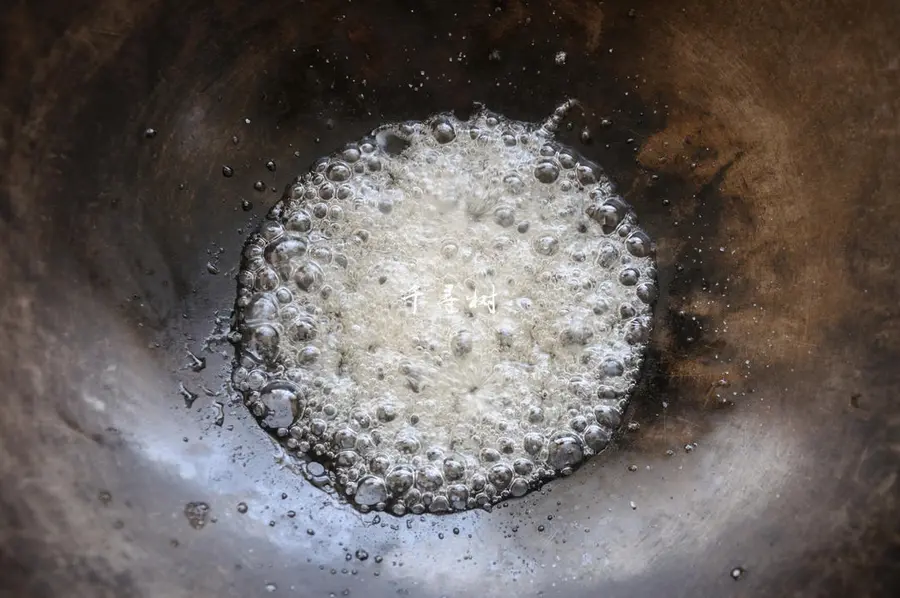 Pure dry goods technology sharing post: 6 morphological changes of white sugar in the process of frying sugar syrup, hanging cream, silk drawing, glass, tender juice, sugar color step 0