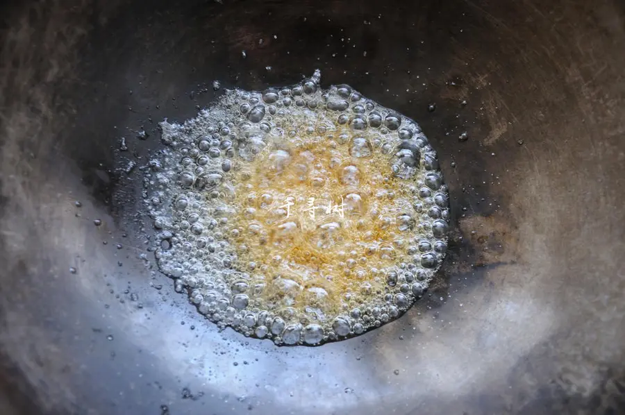 Pure dry goods technology sharing post: 6 morphological changes of white sugar in the process of frying sugar syrup, hanging cream, silk drawing, glass, tender juice, sugar color step 0