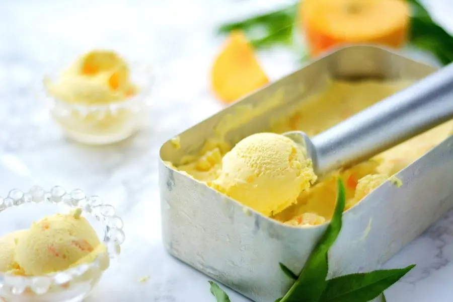 Small fresh yellow peach yogurt ice cream (no yolk version)