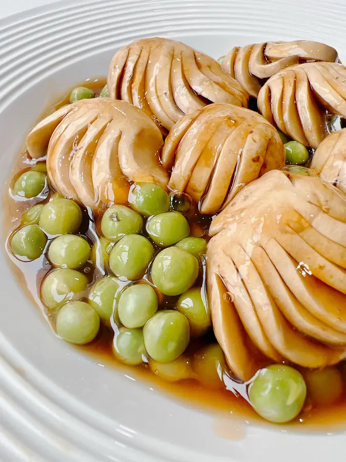 Boiled mushrooms  in oyster sauce are delicious step 0