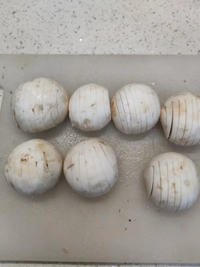 Boiled mushrooms  in oyster sauce are delicious step 0