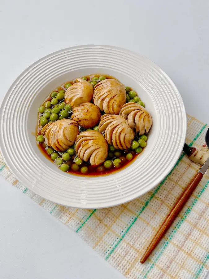 Boiled mushrooms  in oyster sauce are delicious