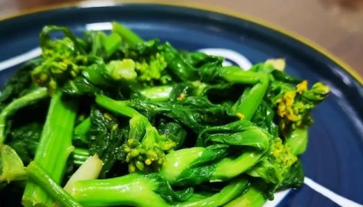 Small fresh stir-fried rape flowers