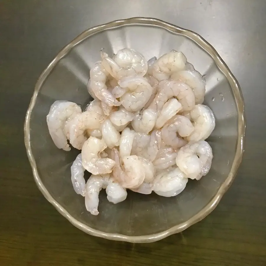 Crystal clear loofah fried shrimp step 0