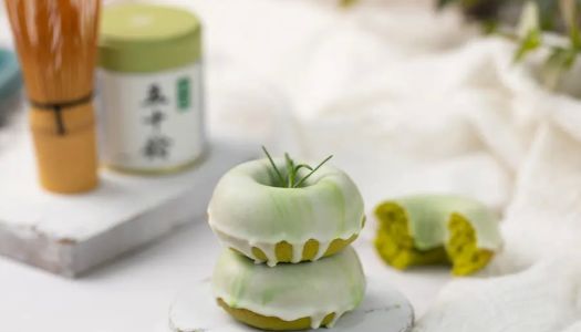 Little fresh series! Stir it up and you'll be successful! Matcha marble doughnut~