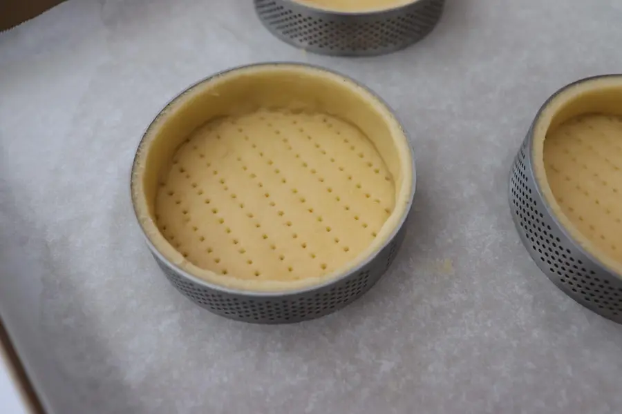 Summer little fresh, sweet and sour fragrant French lemon tart! step 0