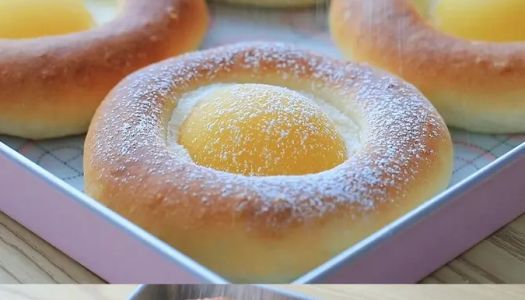 Yellow peach cheese bread|sweet and refreshing|small fresh bread