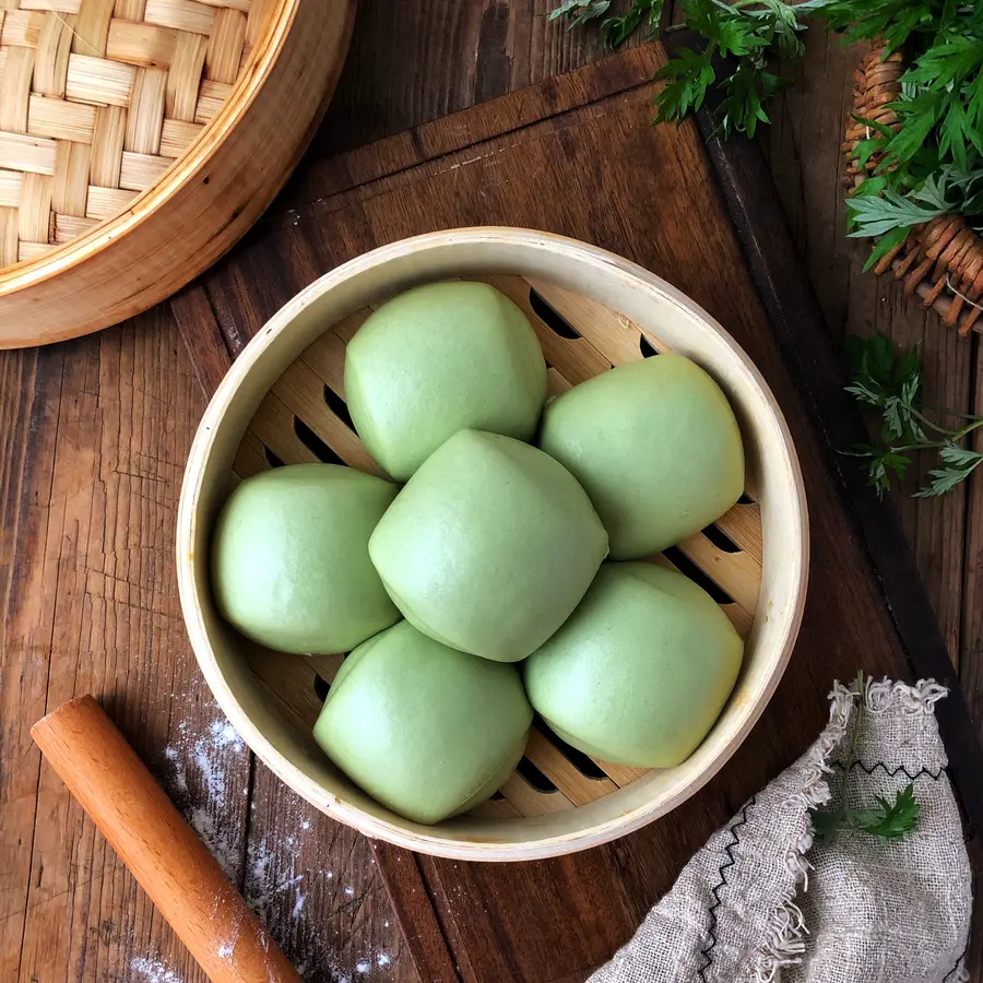 Once-fermented - wormwood juice knife cut small fresh steamed buns! !️ rolling pin method