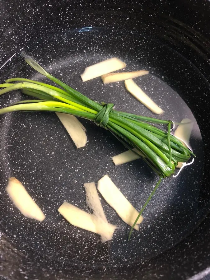 Small fresh Thai sweet and spicy prawns step 0