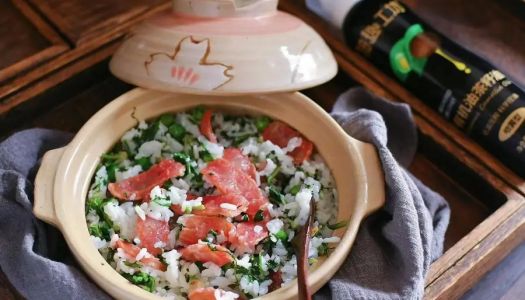 A little freshness in summer, claypot rice with cured cabbage~