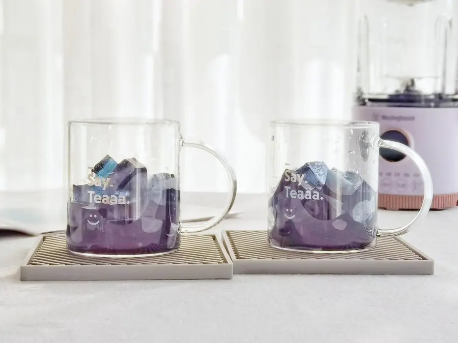 Butterfly pea flower coconut milk sago dew step 0