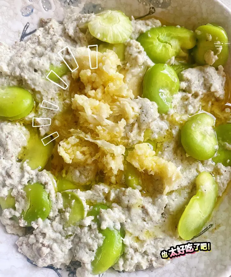 Steamed broad beans with small fresh  stinky tofu