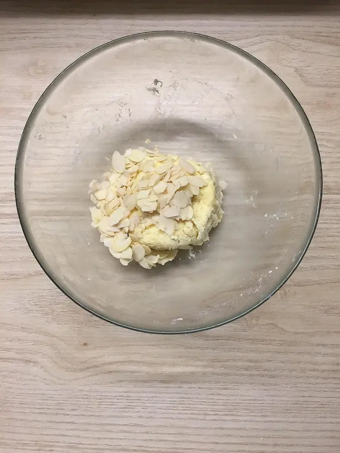 Black sesame almond cheese scone  is a success and is particularly fragrant step 0