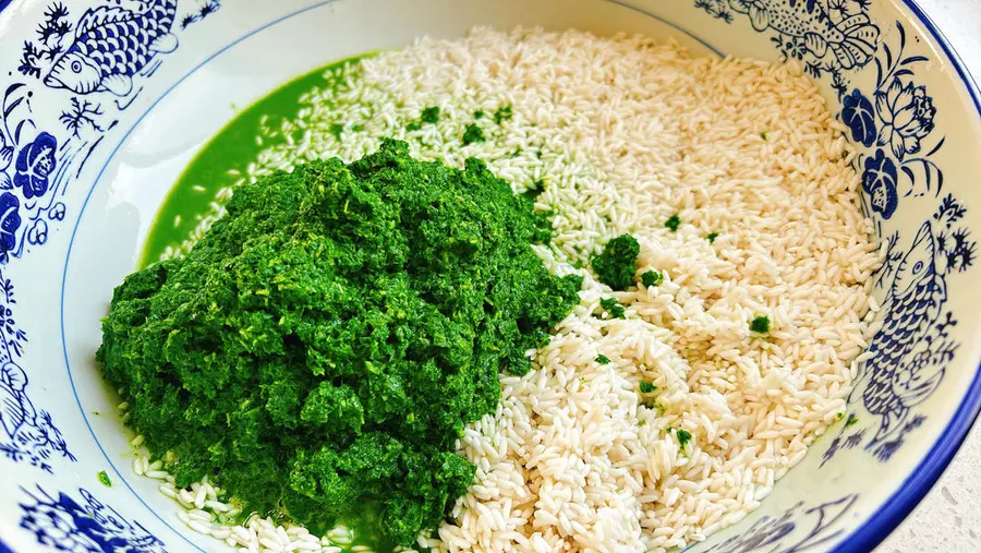 Sticky rice with minced mint step 0