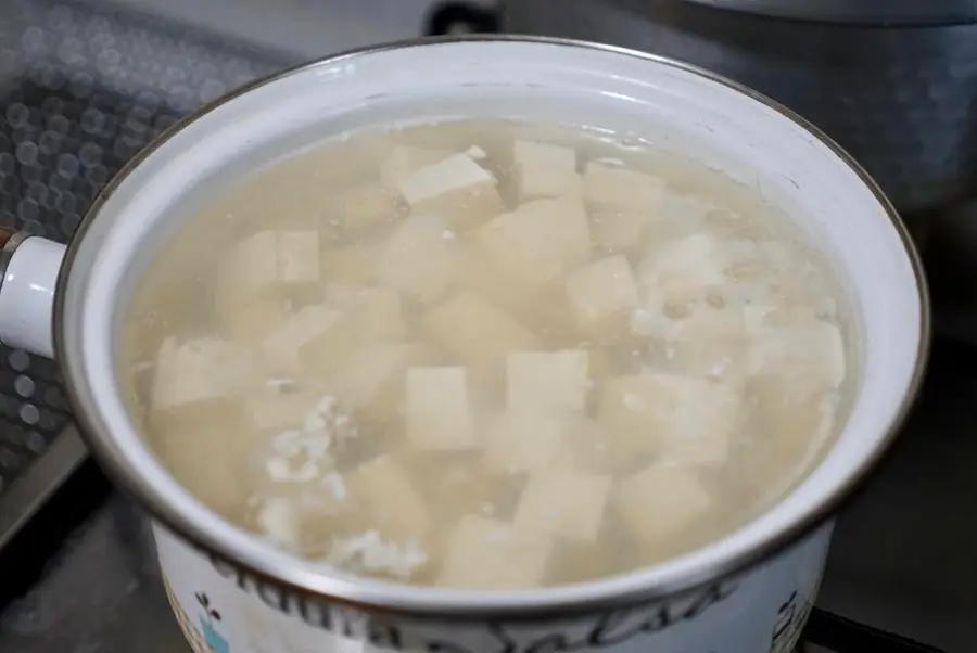 Garlic white meat & mapo tofu|The meat is small and fresh & the tofu has a heavy taste step 0