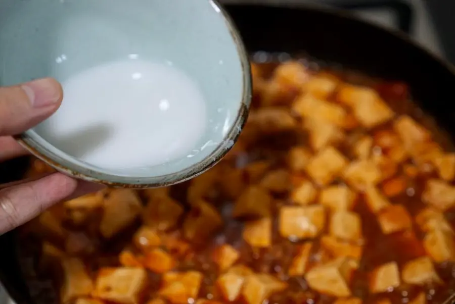 Garlic white meat & mapo tofu|The meat is small and fresh & the tofu has a heavy taste step 0