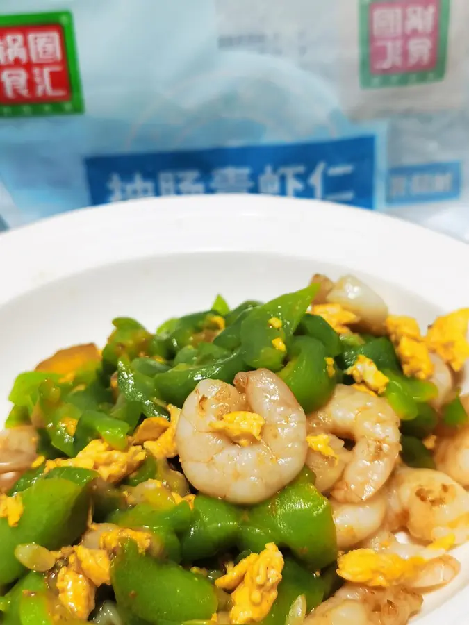 Stir-fried shrimp with loofah step 0