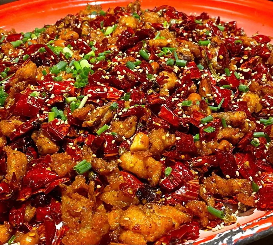 Fresh and spicy spicy diced chicken