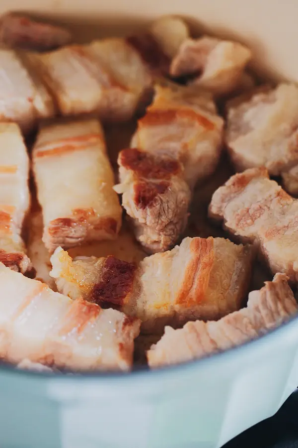 Home-style braised pork without blanching or oil step 0