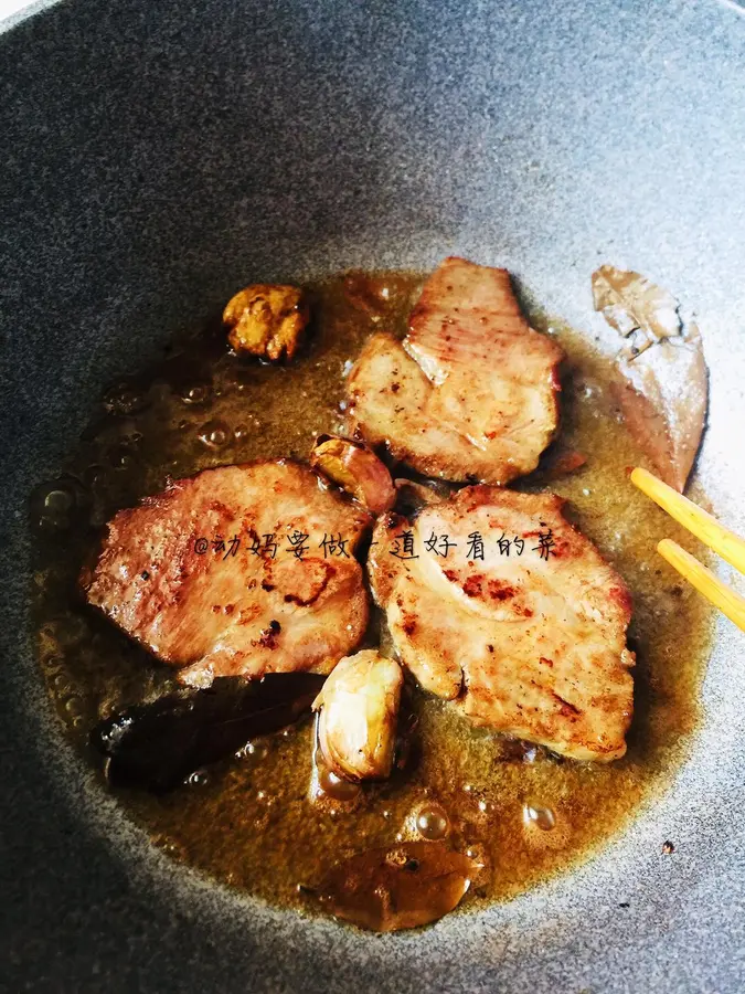 Five-minute feast dish: pan-fried plum pork step 0