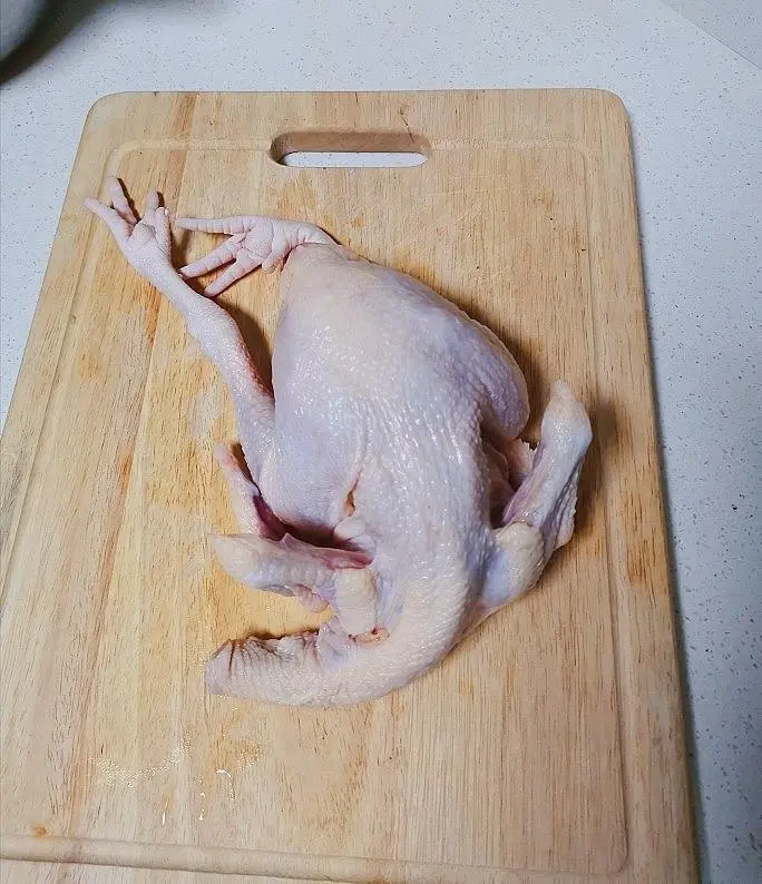 Stewed chicken broth step 0