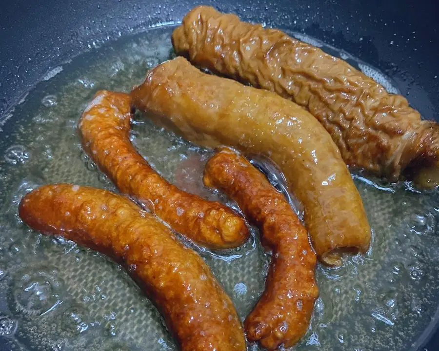 Crispy fat sausage that can't be stopped (fried pork intestine) step 0