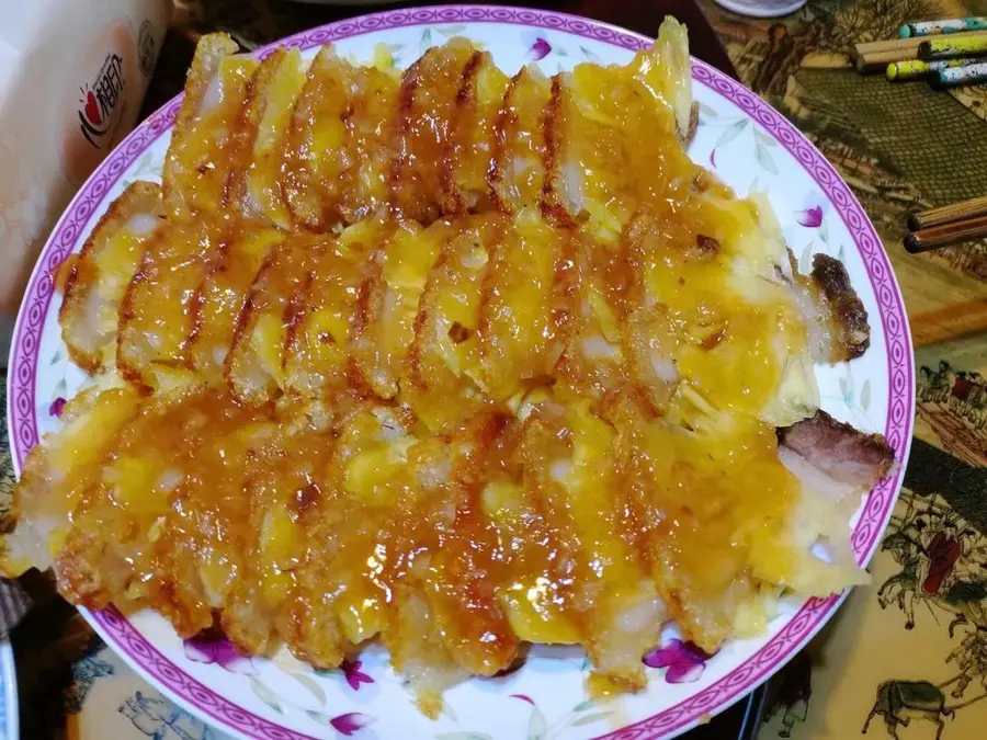 Deep-fried button meat (puff pastry, with crispy button and dipping sauce) step 0