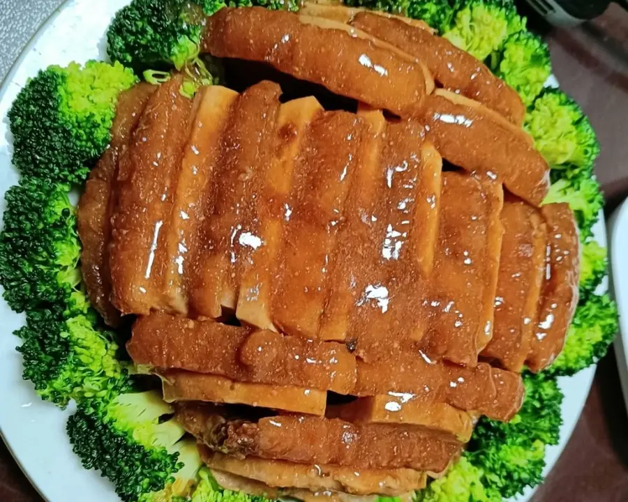 Deep-fried button meat (puff pastry, with crispy button and dipping sauce) step 0