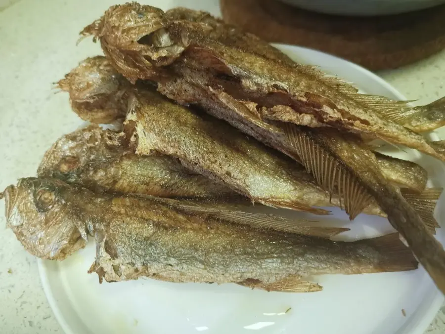 Old Shanghai flavor -- crispy yellow croaker with honey sauce step 0