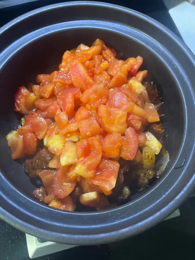 I can eat three bowls of rice with this stewed beef brisket with tomatoes! step 0