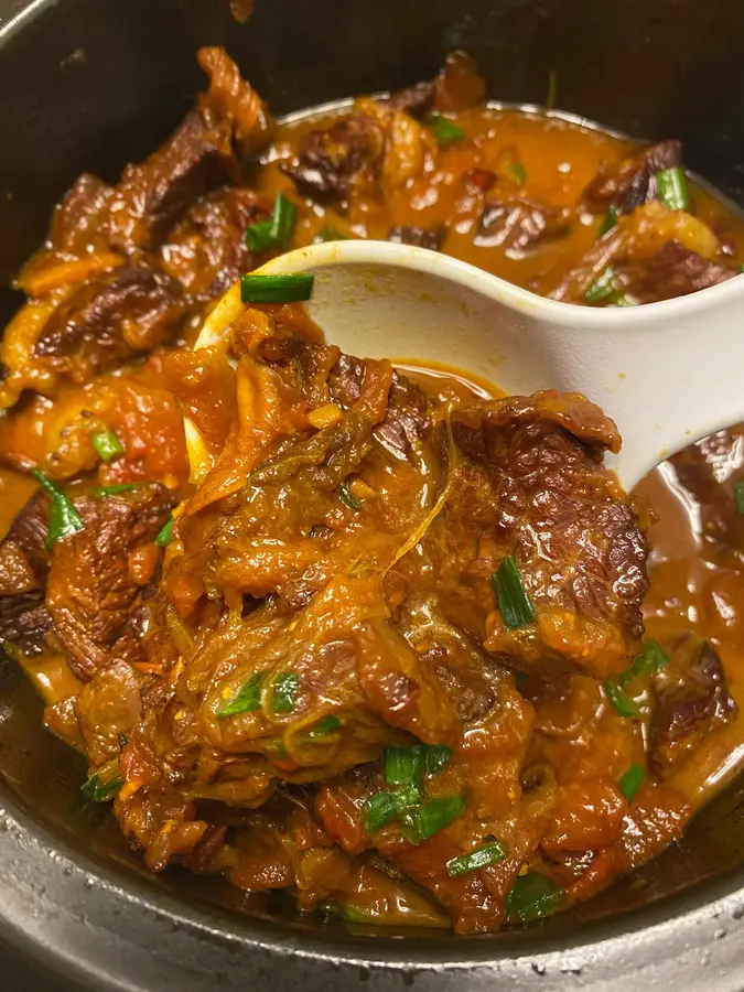 I can eat three bowls of rice with this stewed beef brisket with tomatoes! step 0