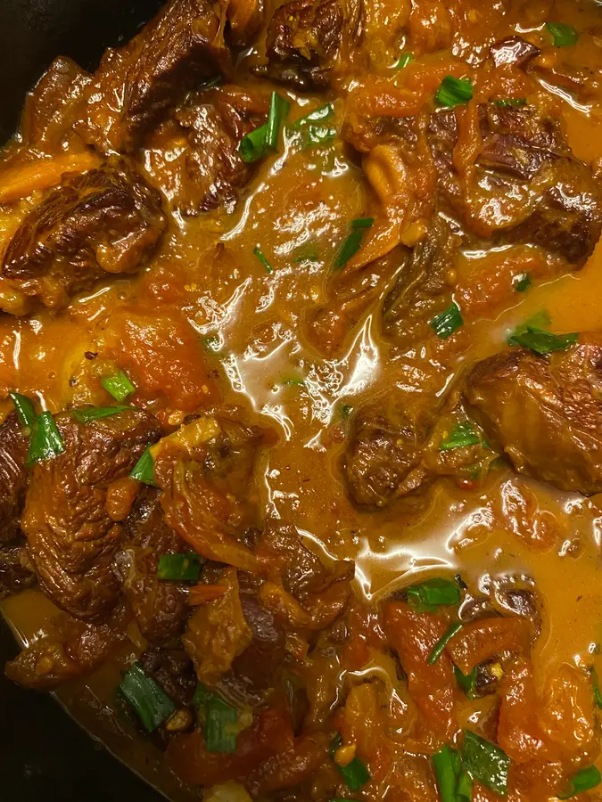 I can eat three bowls of rice with this stewed beef brisket with tomatoes! step 0